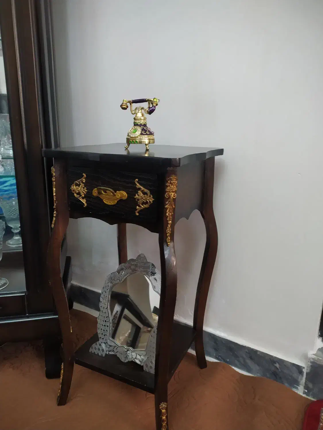 میز تلفن|میز تلفن|هشترود, |دیوار