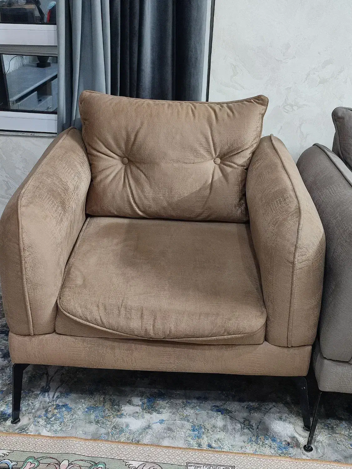 مبل تک نفره درخد نو جنس خوب مخملی|مبلمان خانگی و میز عسلی|ری, جوانمرد قصاب|دیوار