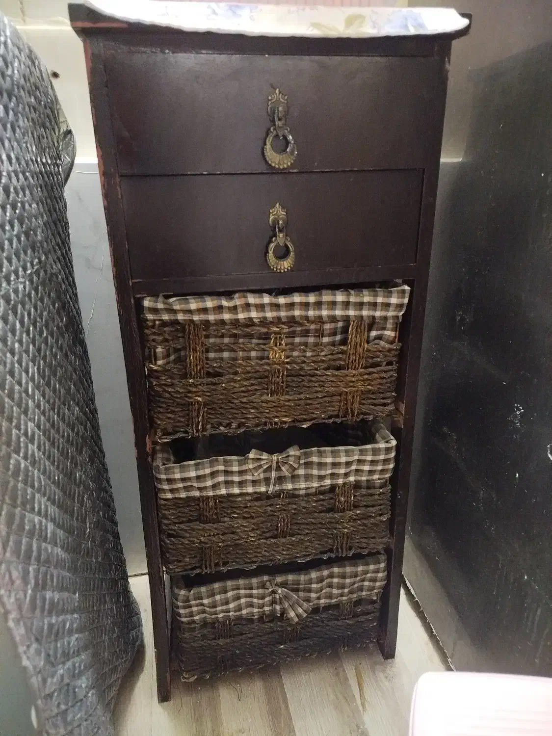 سبدسیب زمینی|آب‌چکان و نظم‌دهنده ظروف|بیرجند, |دیوار