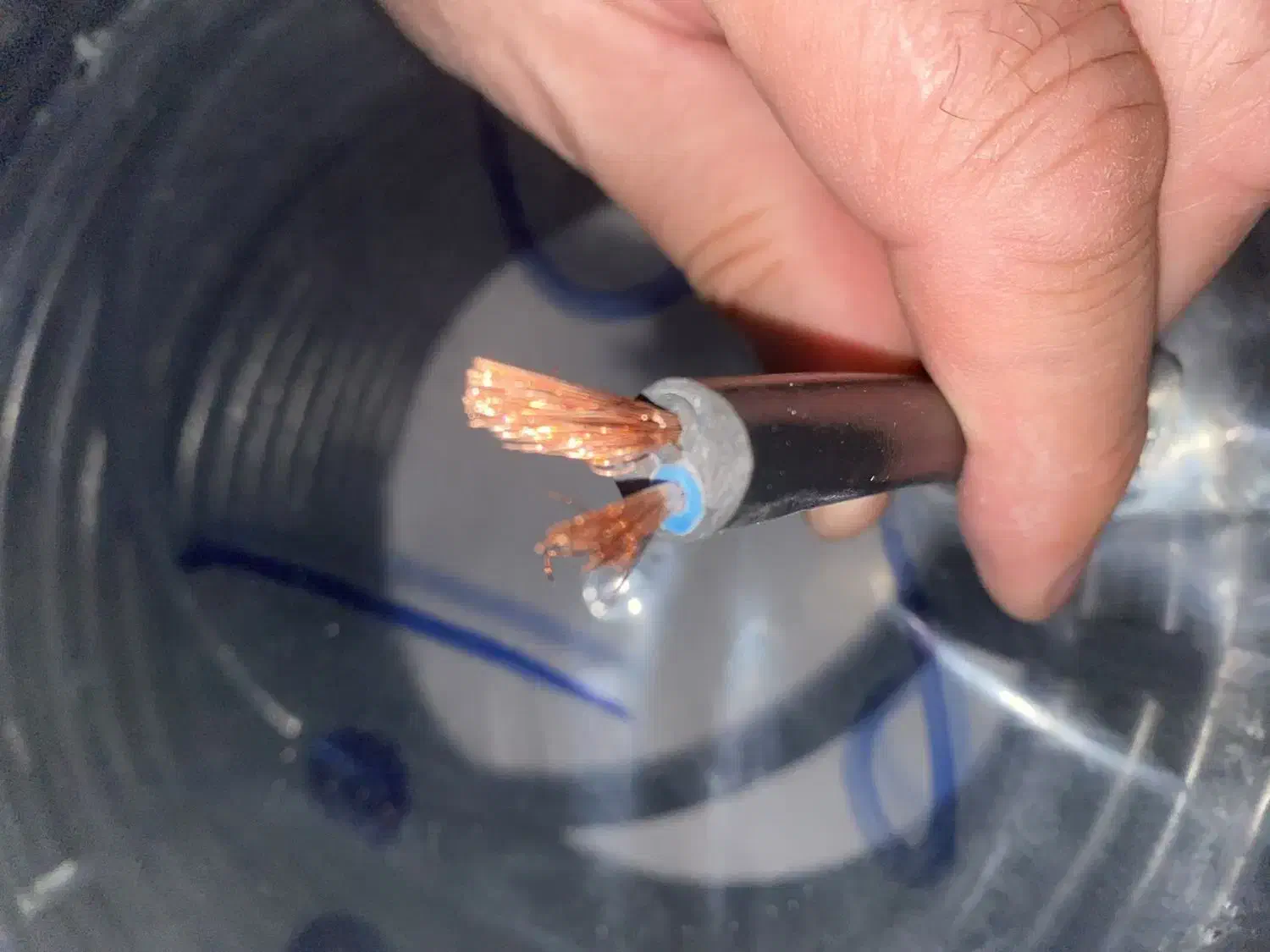 سیم و کابل برق مانده از ساخت ویلا قیمت قدیم|مصالح و تجهیزات ساختمان|هشتگرد, هشتگرد قدیم|دیوار