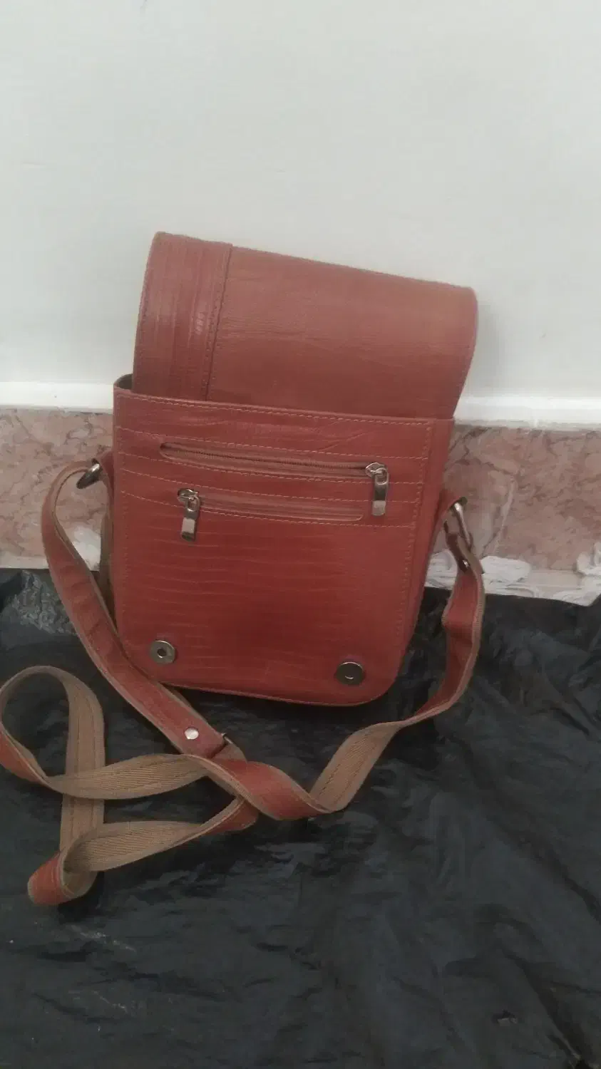 کیف چرم صدرصد طبیعی در حد نو|کیف، کفش، کمربند|پرند, فاز ۲|دیوار