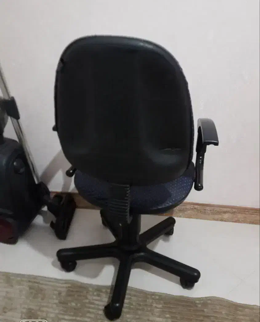 صندلی گردون باتنظیم ارتفاع|صندلی و نیمکت|شاهرود, |دیوار