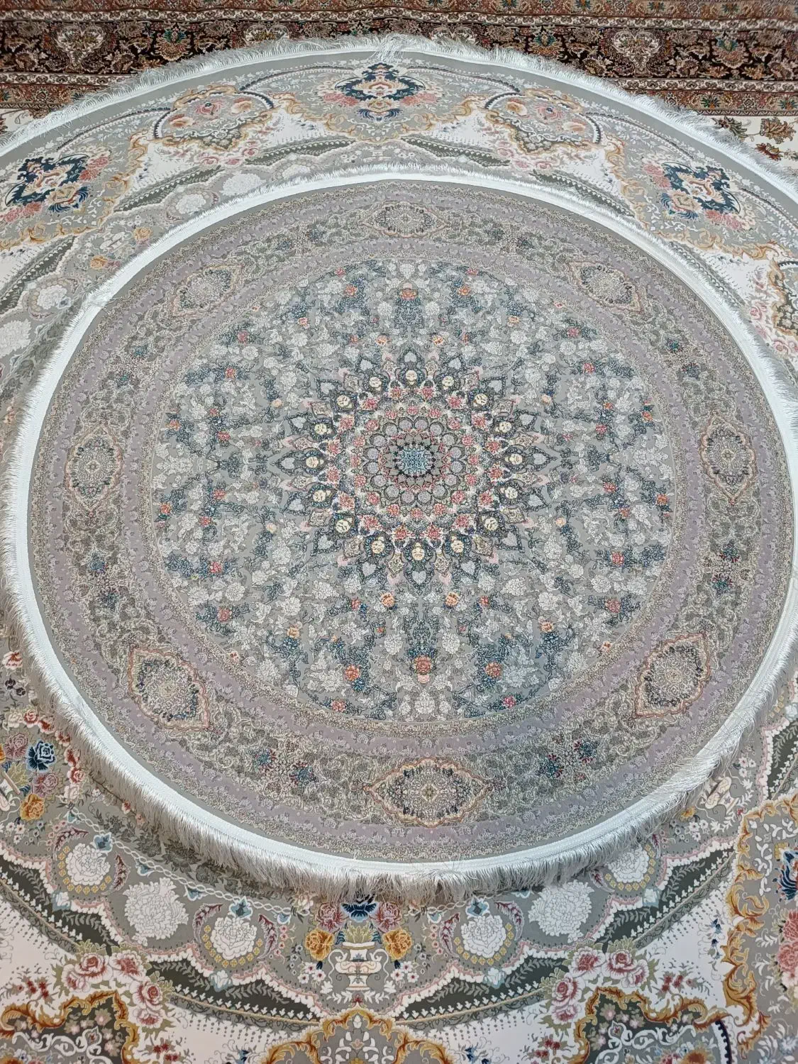 قالیچه گرد قطر ۱.۵۰ در ۱.۵۰ جفت ۱۵۰۰ شانه ۴۵۰۰|فرش|مشهد, شهید مطهری|دیوار