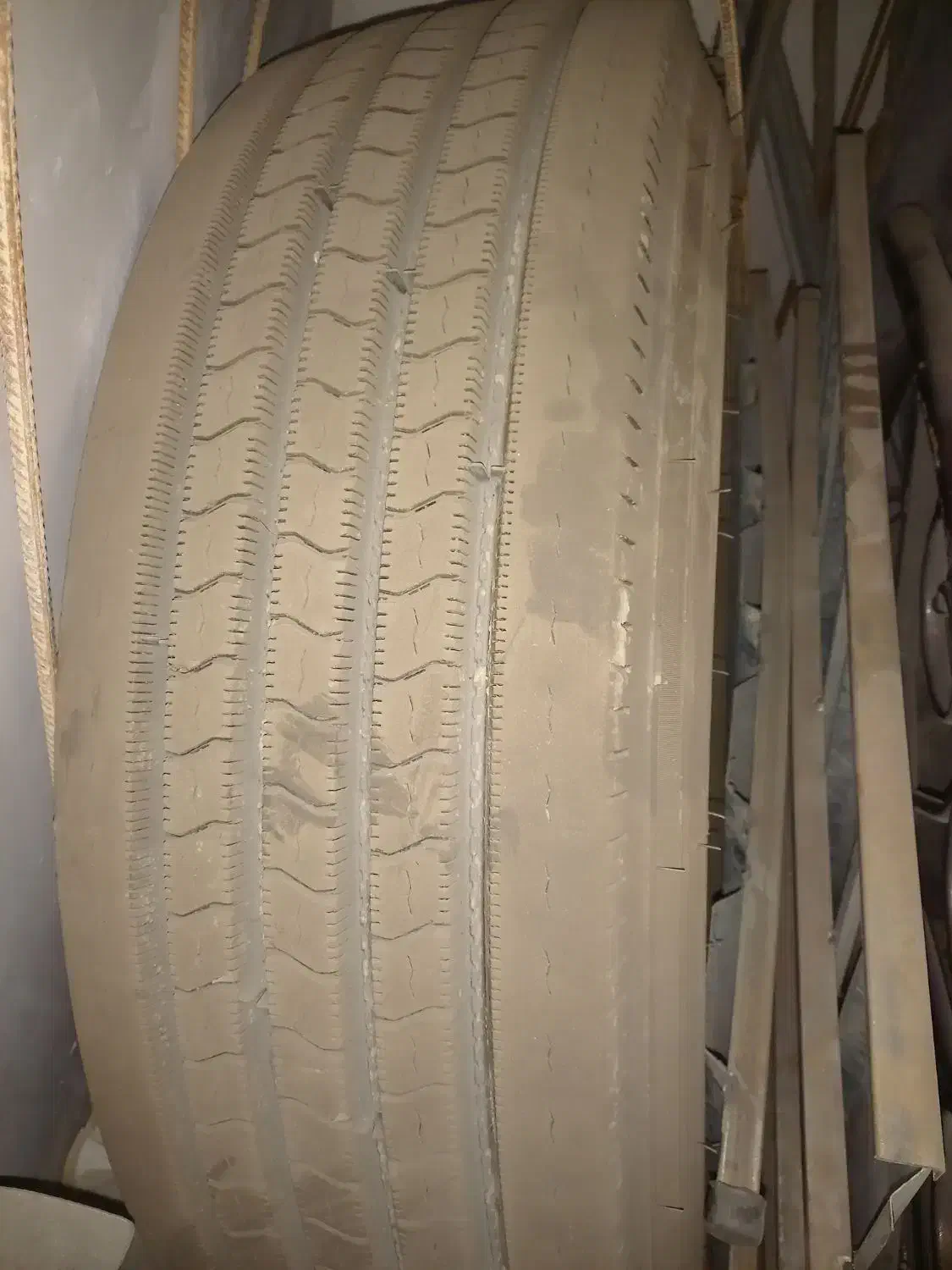 لاستیک ۳۱۵|خودرو سنگین|مشهد, نوید|دیوار