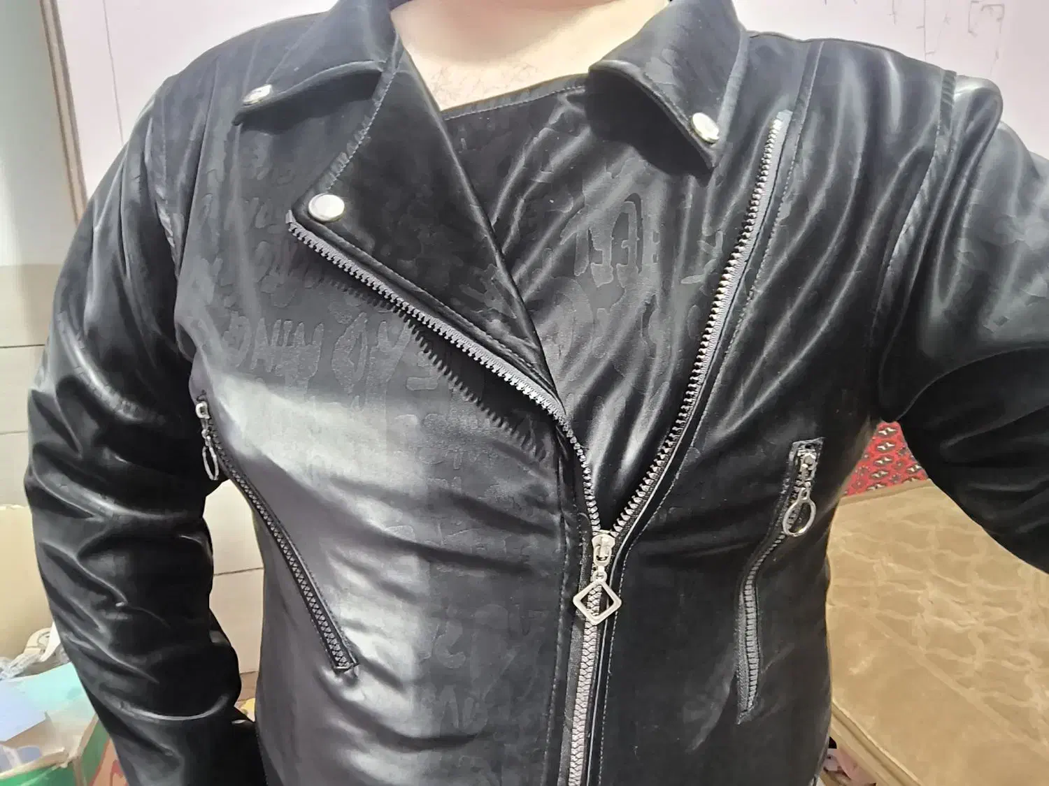 کاپشن چرم نقش دار داخل خز|لباس|شیراز, شیخ علی چوپان|دیوار