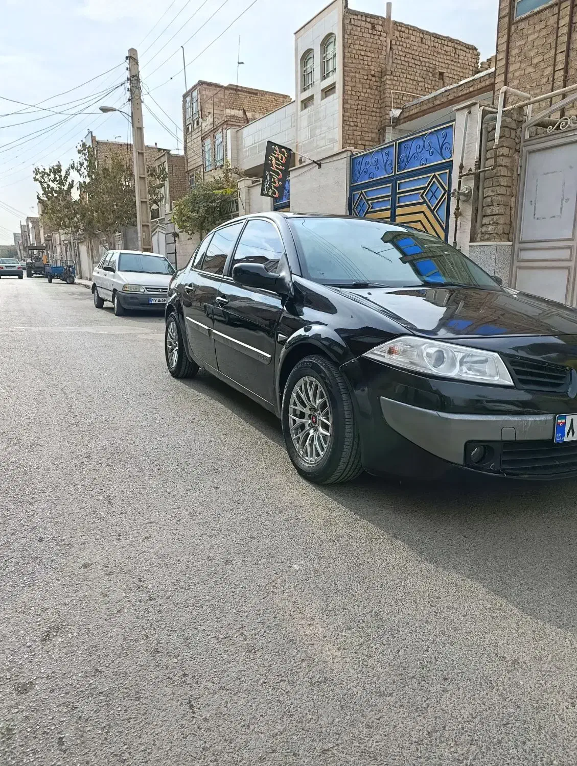 مگان ۲۰۰۰اتومات|خودرو سواری و وانت|قم, شهرک امام حسین|دیوار