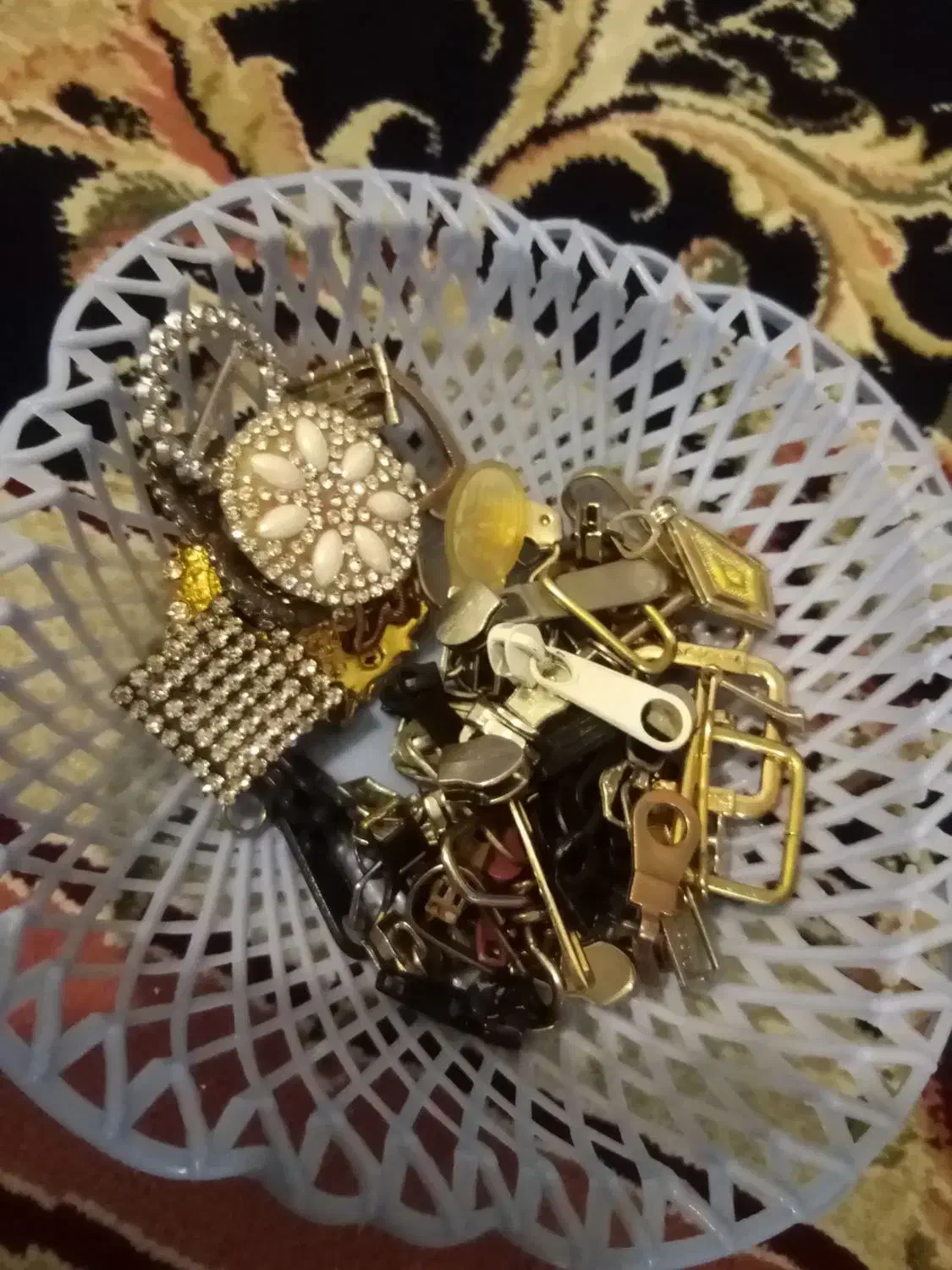 مقداری لوازم خیاطی ولوازم شخصی و|کلکسیون اشیاء عتیقه|محمدشهر, ولدآباد|دیوار