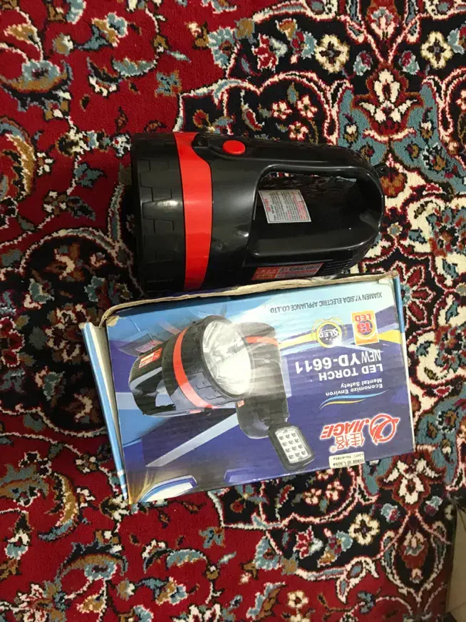 تعدادی چراغ قوه|کوهنوردی و کمپینگ|شاهین‌شهر, اقبال لاهوری|دیوار