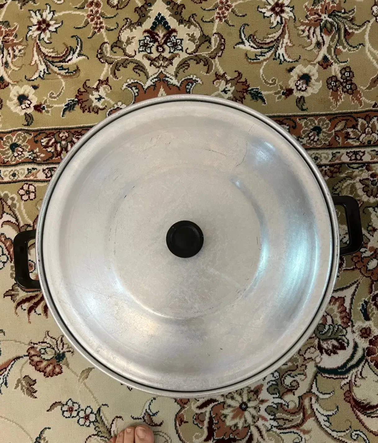 ماهیتابه کارال و قابلمه روی|ظروف پختوپز|یزد, |دیوار