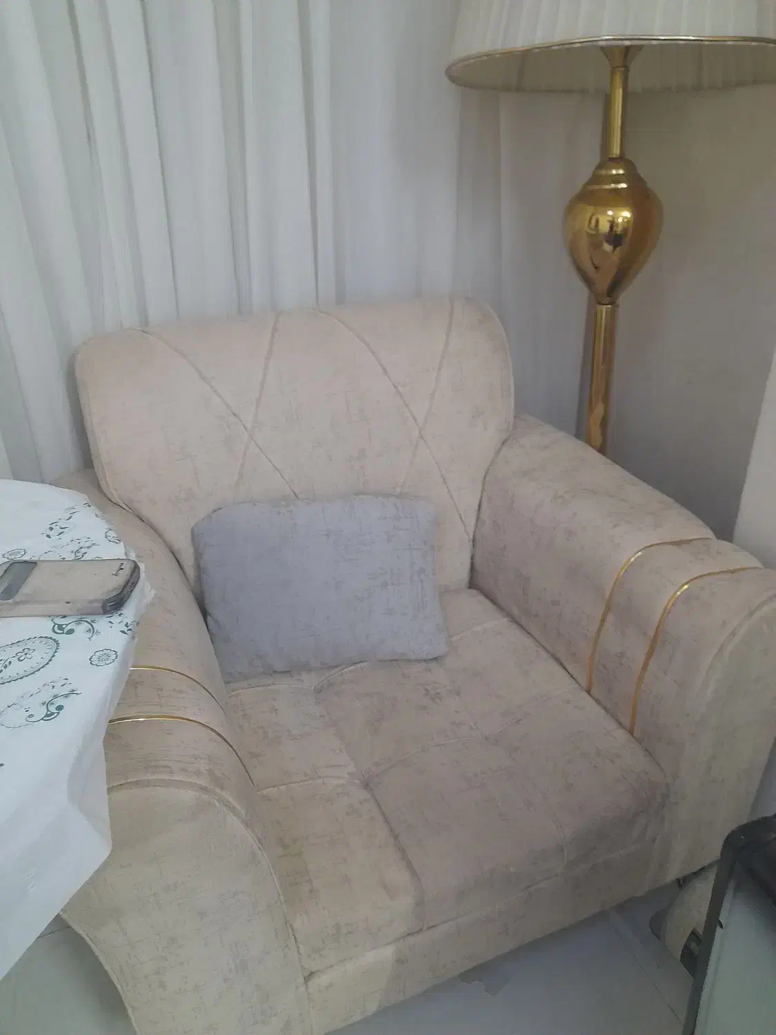 یک دست مبل هفت نفره رنگ. طوسی کرم|مبلمان خانگی و میز عسلی|همدان, |دیوار