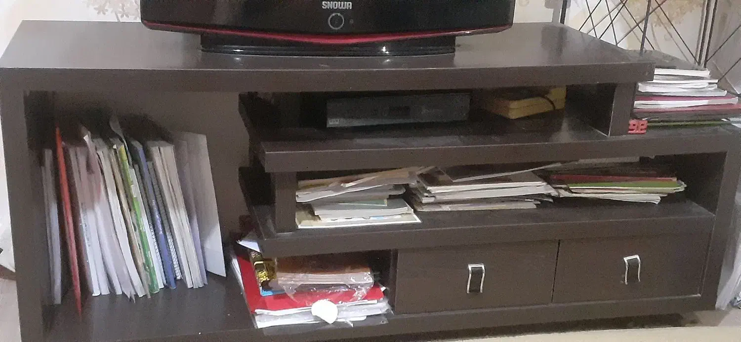 تلویزیون و میز تلویزیون|تلویزیون و پروژکتور|گلستان (تهران), |دیوار