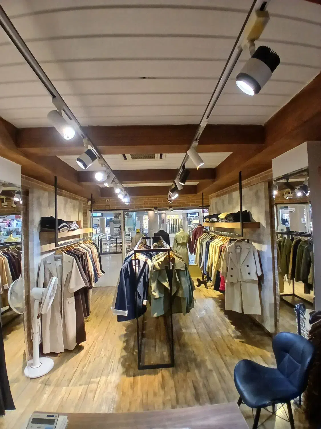 واگذاری بهترین بوتیک زنونه یزد|فروش مغازه و غرفه|یزد, |دیوار