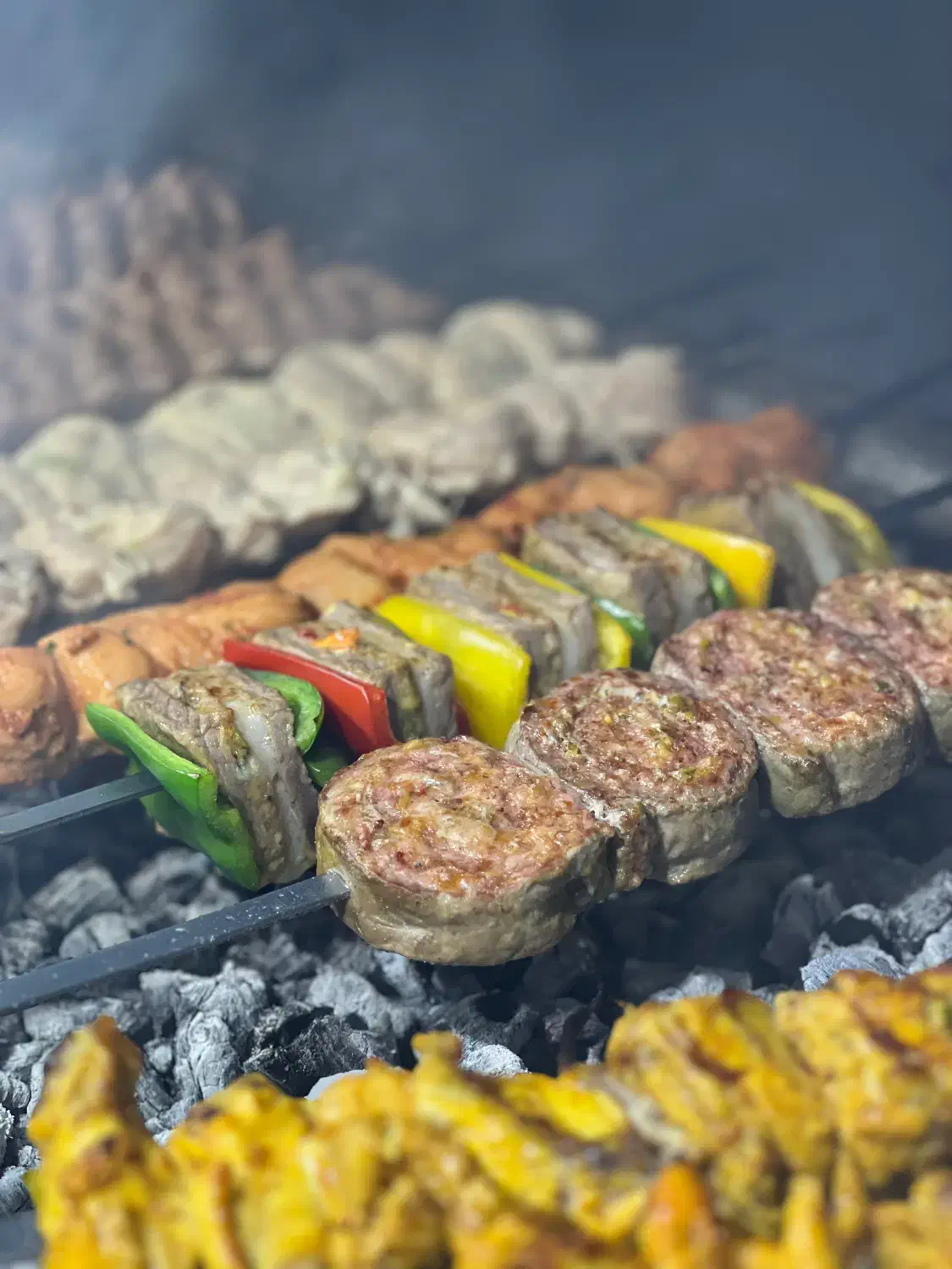 استخدام تخته کار حرفه ای/ظرفشور/منقل دار حرفه ای|استخدام خدمات فروشگاه و رستوران|آبادان, |دیوار