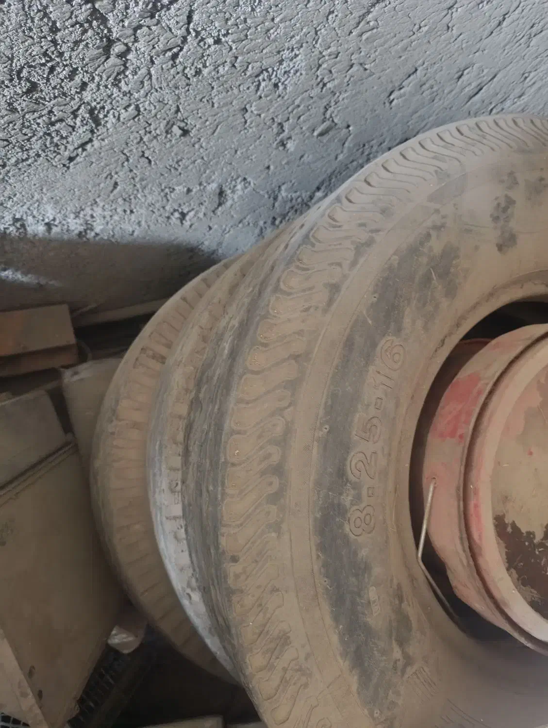 لاستیک ۸۲۵|قطعات یدکی و لوازم جانبی|دهدشت, |دیوار