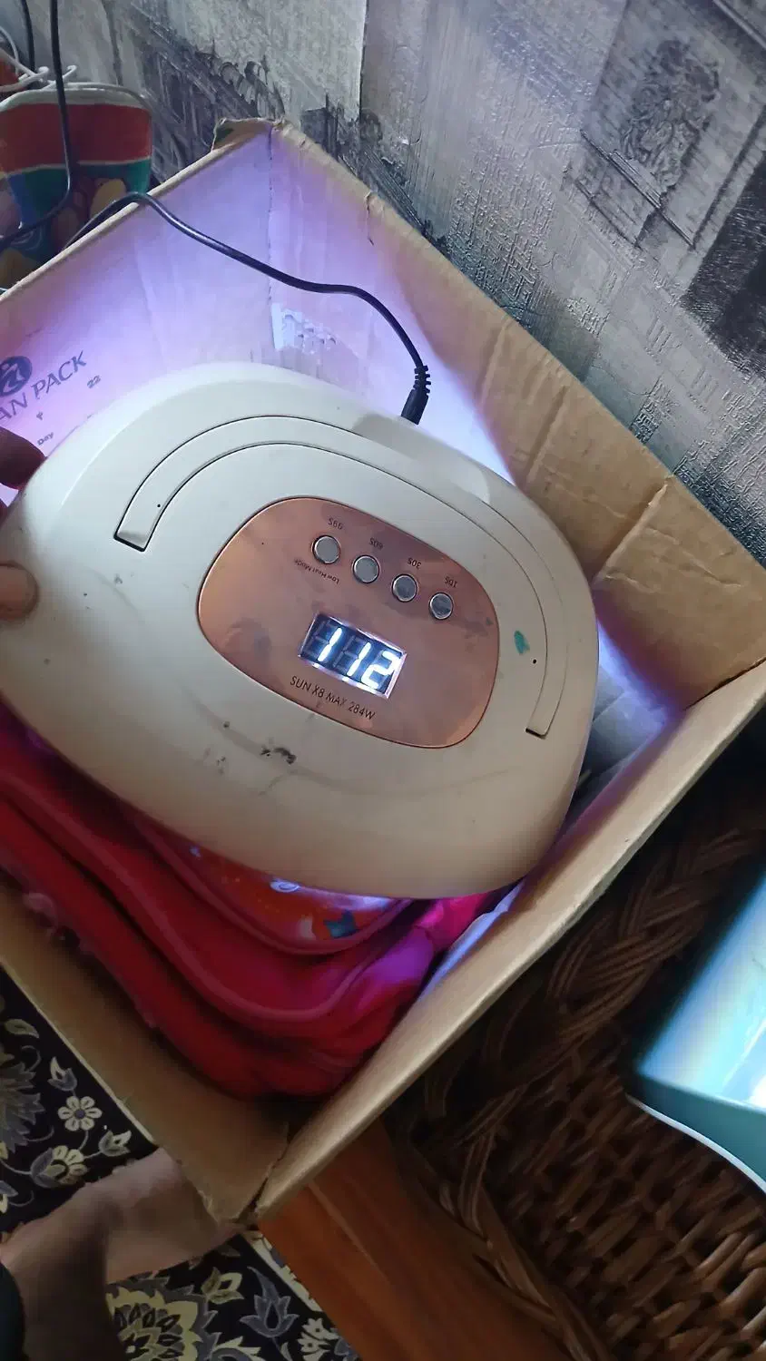 دستگاه یووی دوتا ویک زیر دستی و کیف سالم|آرایشی، بهداشتی، درمانی|اندیشه, اندیشه فاز ۱|دیوار