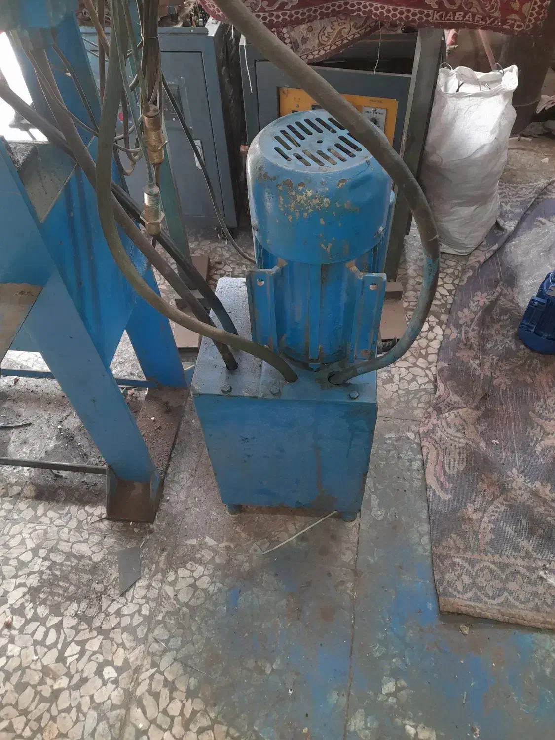 پرس هیدرولیک حرارتی داغی کلیشه|ماشینآلات صنعتی|اسلامشهر, شهرک صنعتی چیچکلو|دیوار