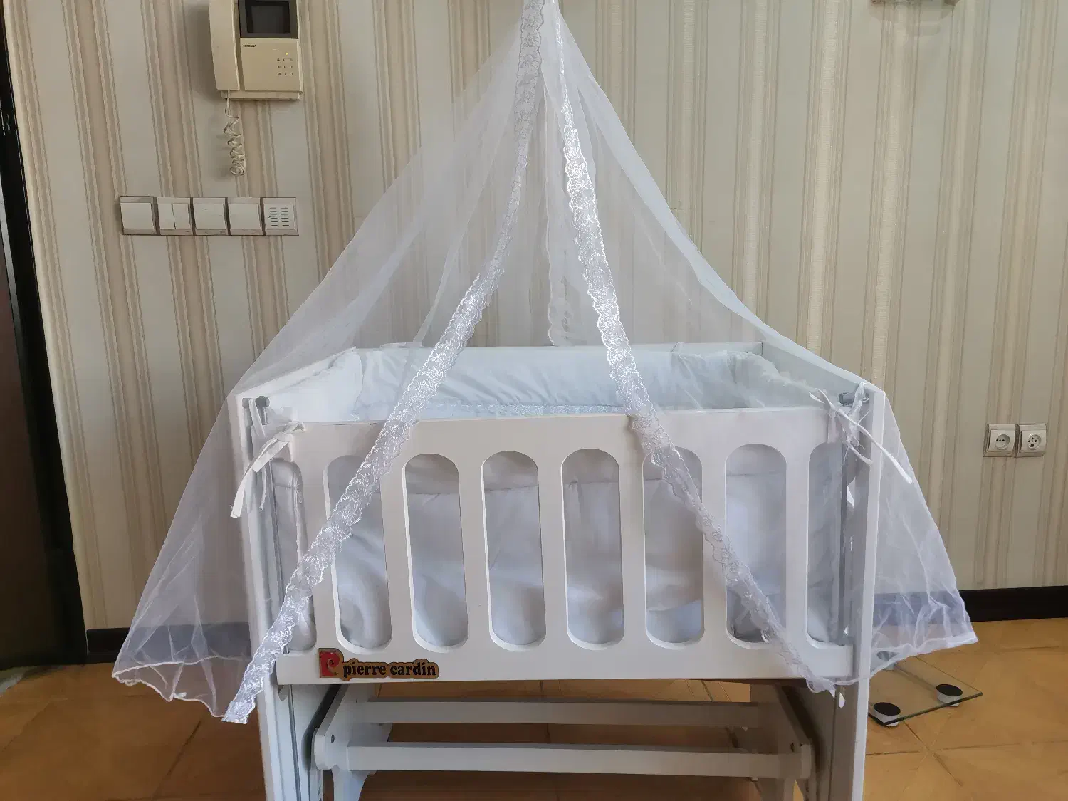 تخت و روروئک کودک|اسباب و اثاث بچه|قرچک, شهرک طلائیه|دیوار