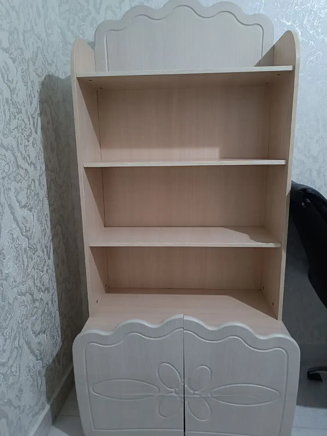 کتابخانه|کتابخانه، شلف، قفسه‌های دیواری|رباط‌کریم, رباط‌کریم|دیوار