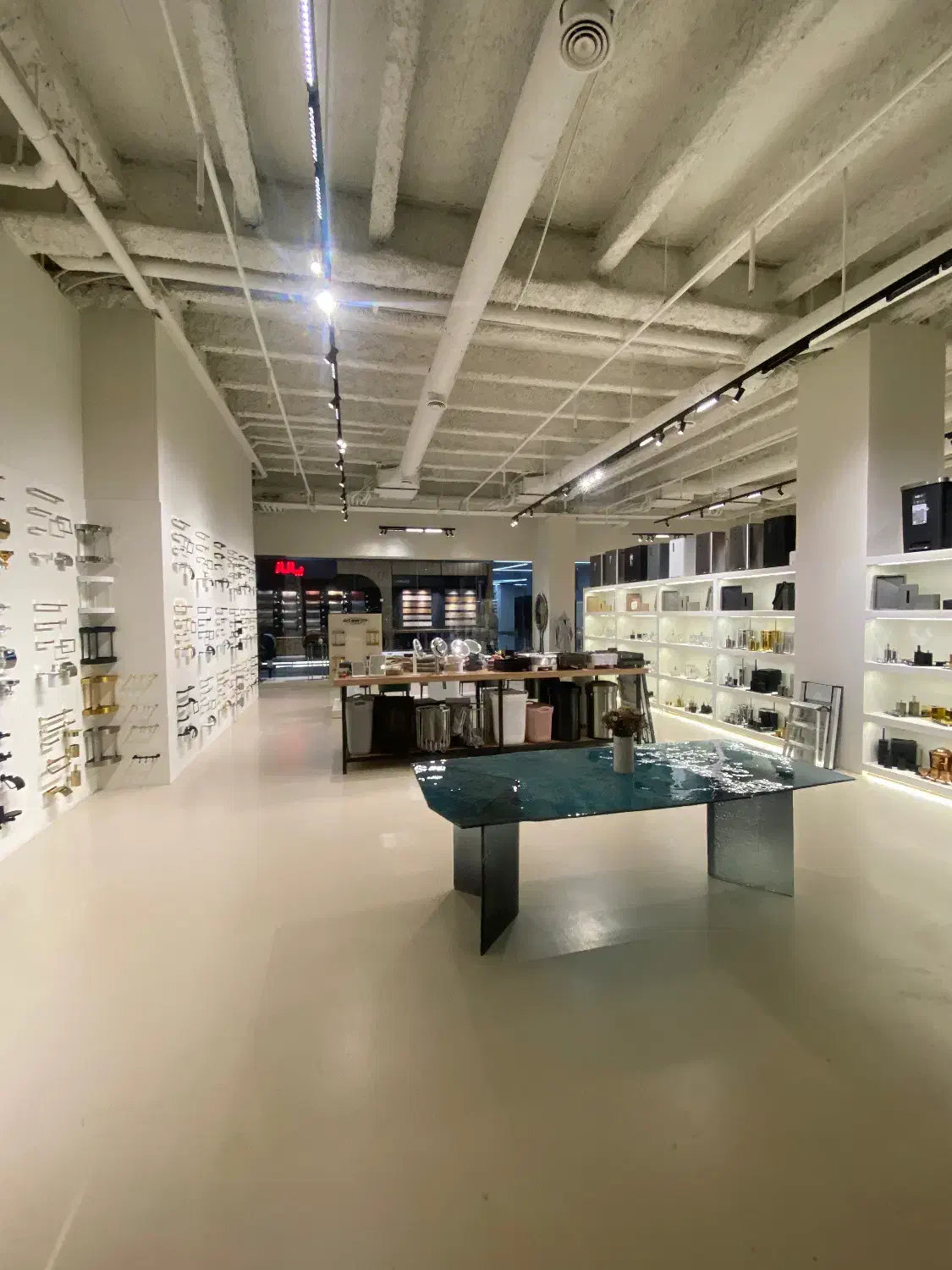 نیرو نظافت فروشگاه|استخدام خدمات فروشگاه و رستوران|تهران, حصار بوعلی|دیوار