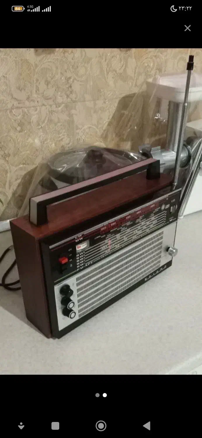 رادیو عتیقه وآنتیک بسیار قدیمی سلنا سالم در حد نو|کلکسیون اشیاء عتیقه|همدان, |دیوار
