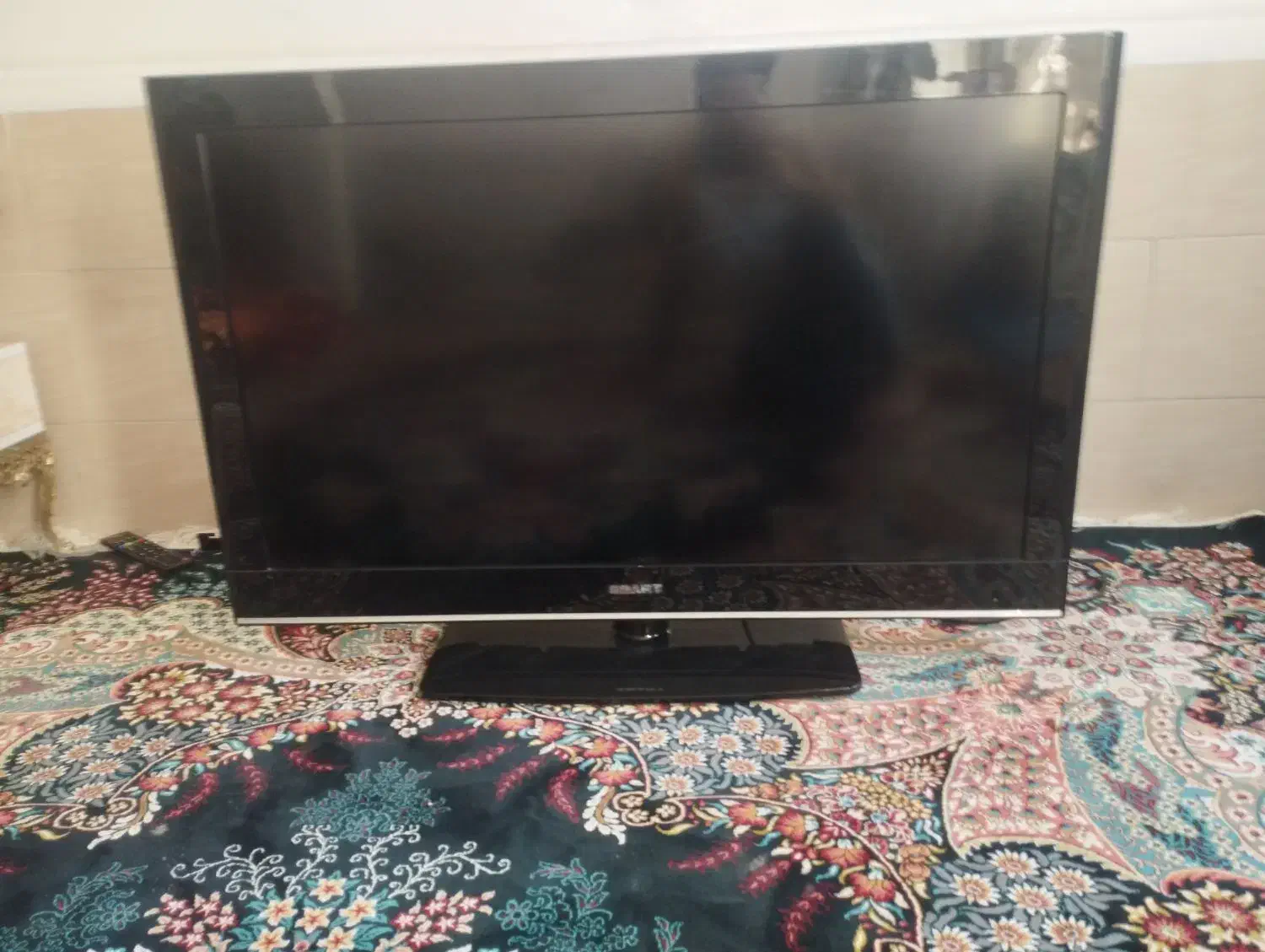 تلویزیون 32 صنام نیازمند تعمیر|تلویزیون و پروژکتور|بروجرد, |دیوار