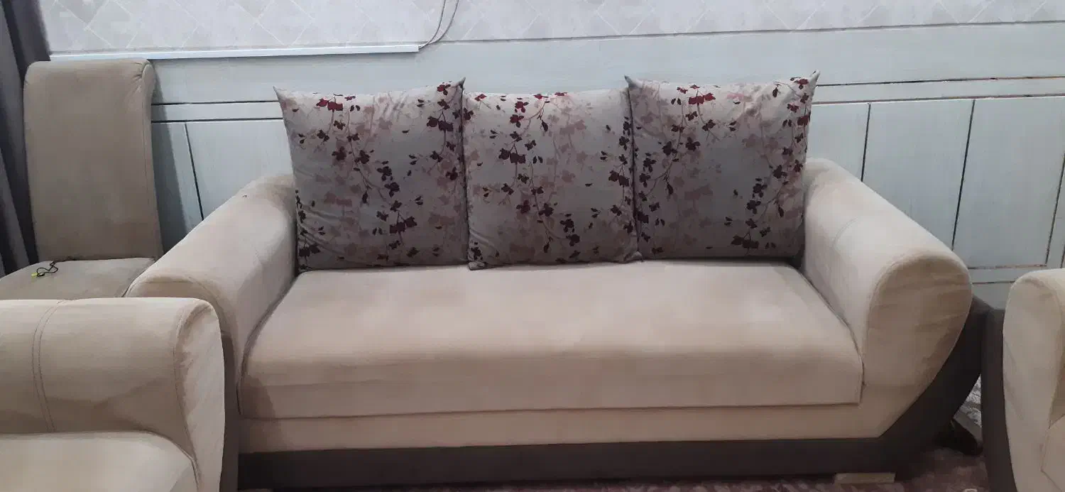 مبل راحتی دست دوم|مبلمان خانگی و میز عسلی|فولادشهر, زاینده رود|دیوار