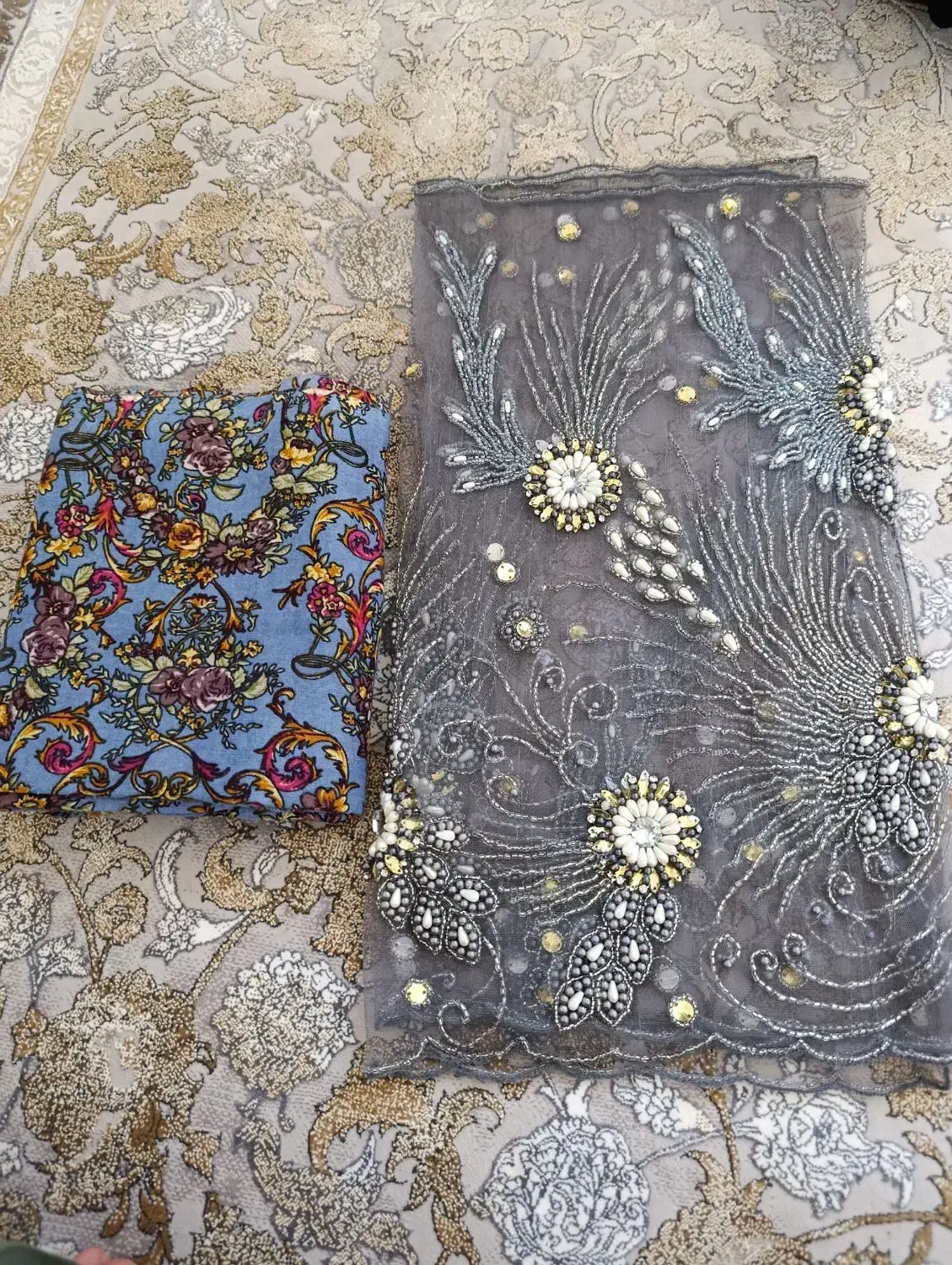 شال ولچک|لباس|بیستون, |دیوار