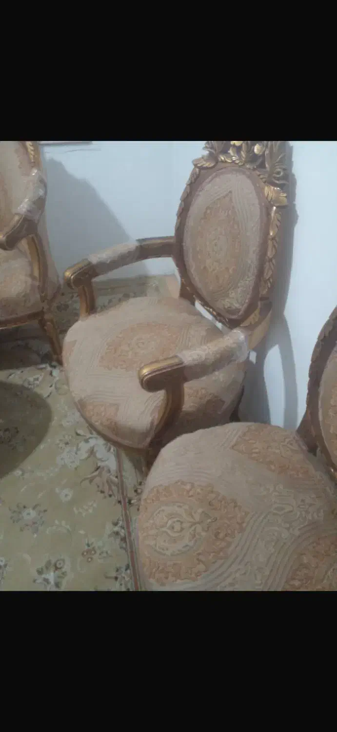 مبل|مبلمان خانگی و میز عسلی|اندیشه, اندیشه فاز ۴|دیوار