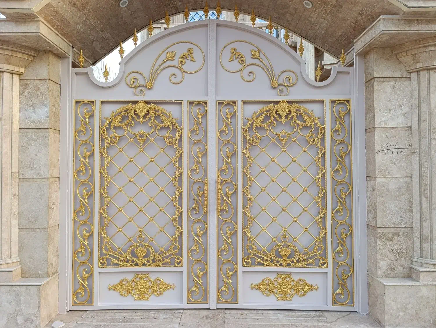 رنگ آمیزی ساختمان ( نوساز،قدیمی، بازسازی شده)|خدمات پیشه و مهارت|ایرانشهر, |دیوار