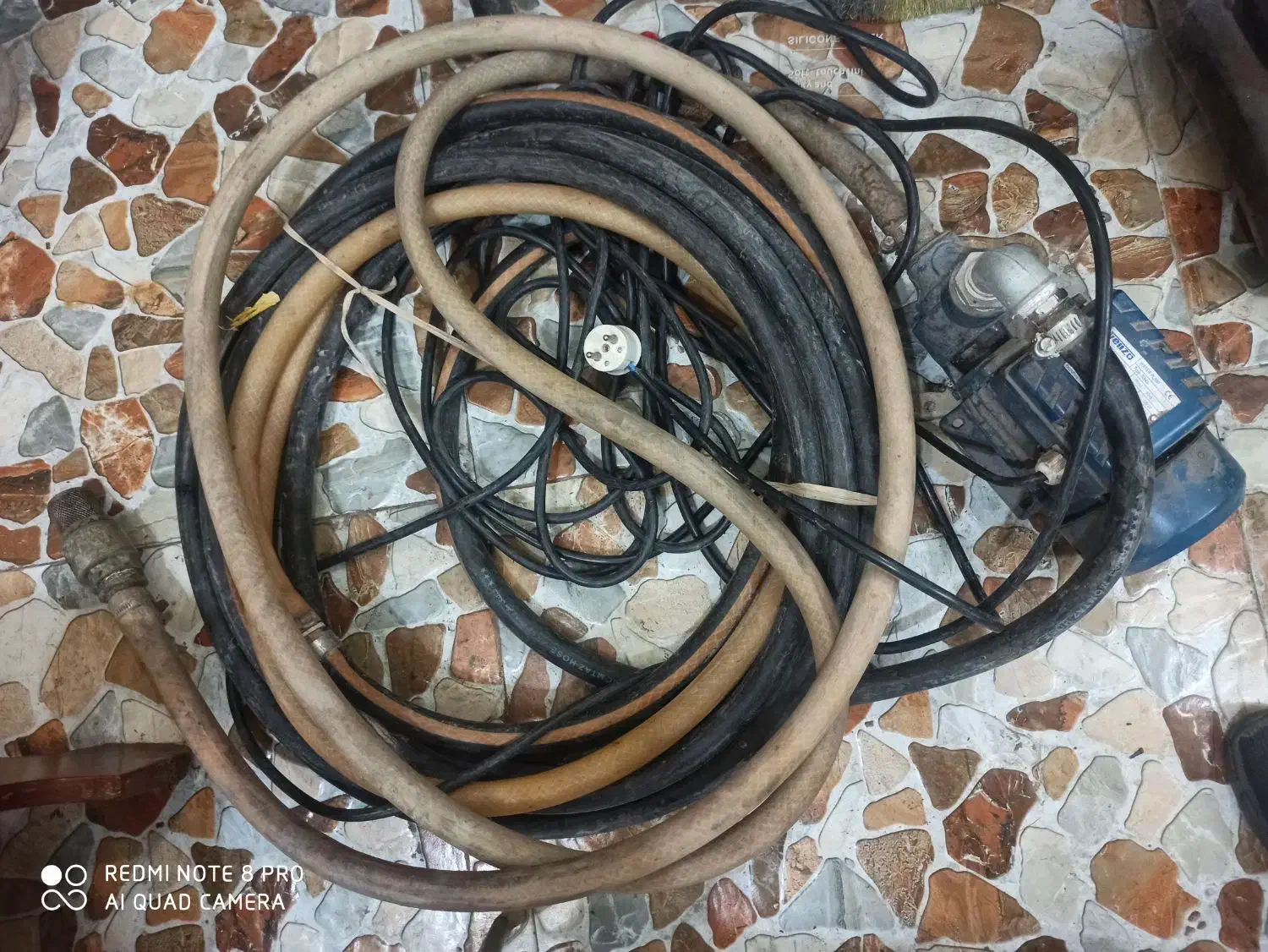 پمپ آب نو هست ایرادی ندارد|مصالح و تجهیزات ساختمان|خوی, |دیوار