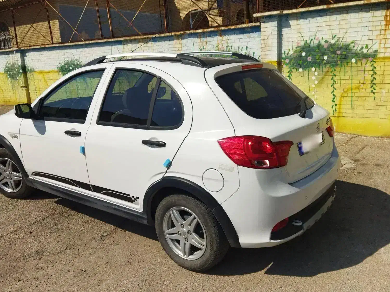 کوییک Rسفید مشکی کارمندی مدل 1401|خودرو سواری و وانت|شیراز, وصال|دیوار