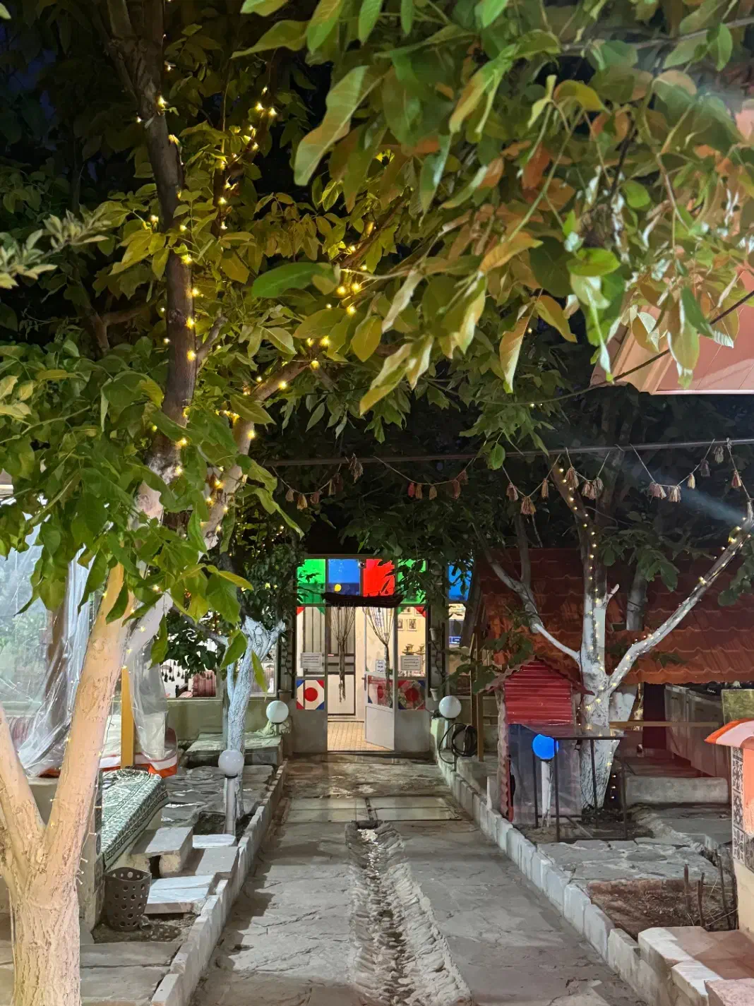 استخدام دائم خانم و آقا برای اقامتگاه|استخدام سرایداری و نظافت|دماوند, دماوند|دیوار