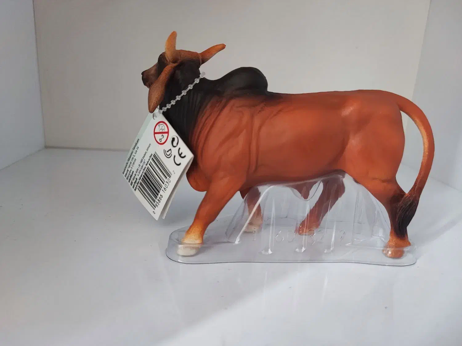 فیگور گاو زبو سافاری|اسباب‌‌بازی|ری, دیلمان|دیوار