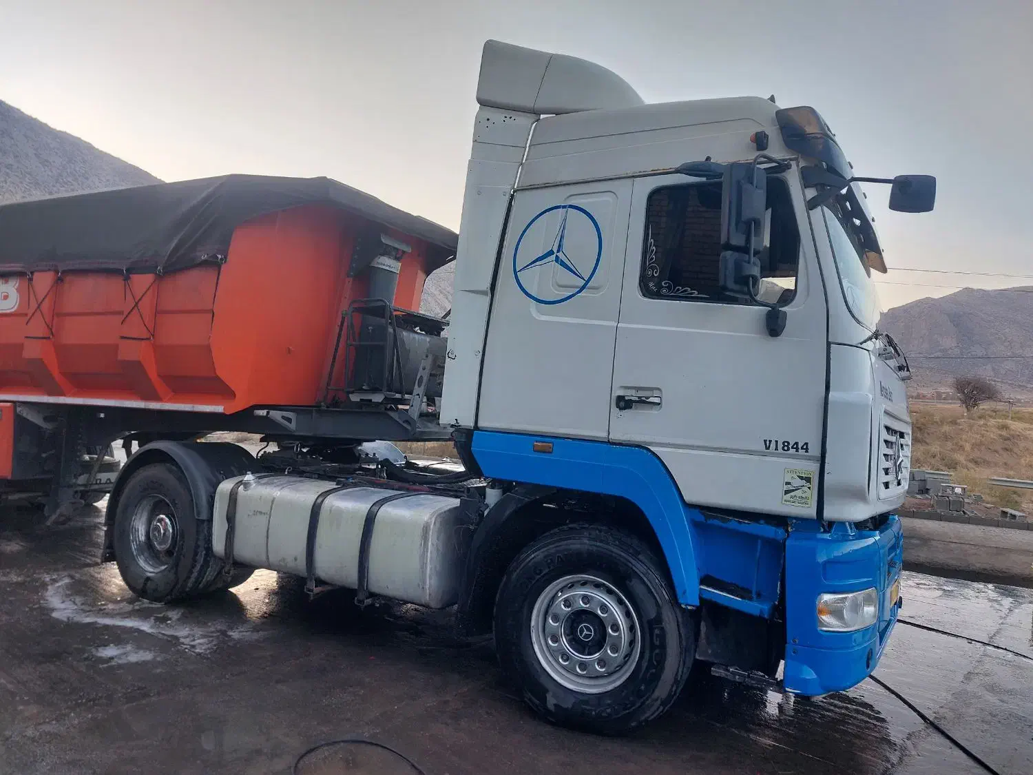 کشنده‌مازاکتروس‌بی‌رنگ|خودرو سنگین|رباط‌کریم, رباط‌کریم|دیوار