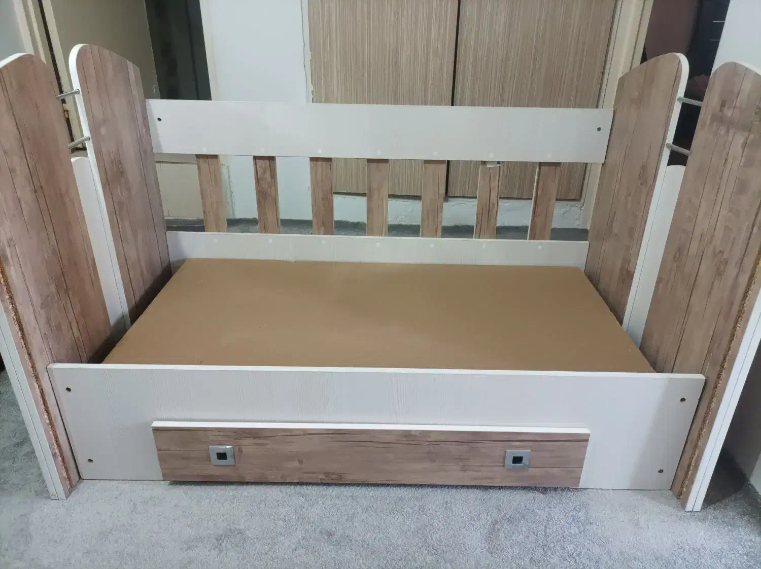 تخت کودک|تخت و صندلی بچه|اسلام‌شهر, شهرک واوان|دیوار