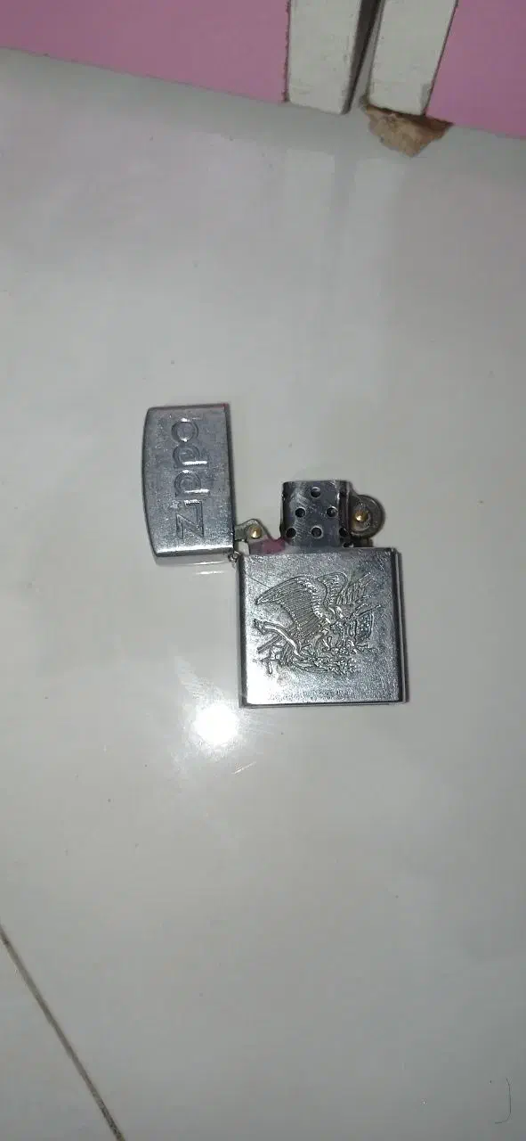 فندک زیپو|کلکسیون اشیاء عتیقه|پاکدشت, حصار امیر|دیوار