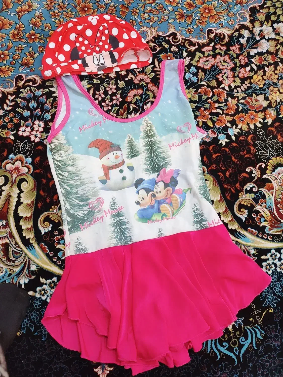 لباس شنا|لباس|یاسوج, |دیوار