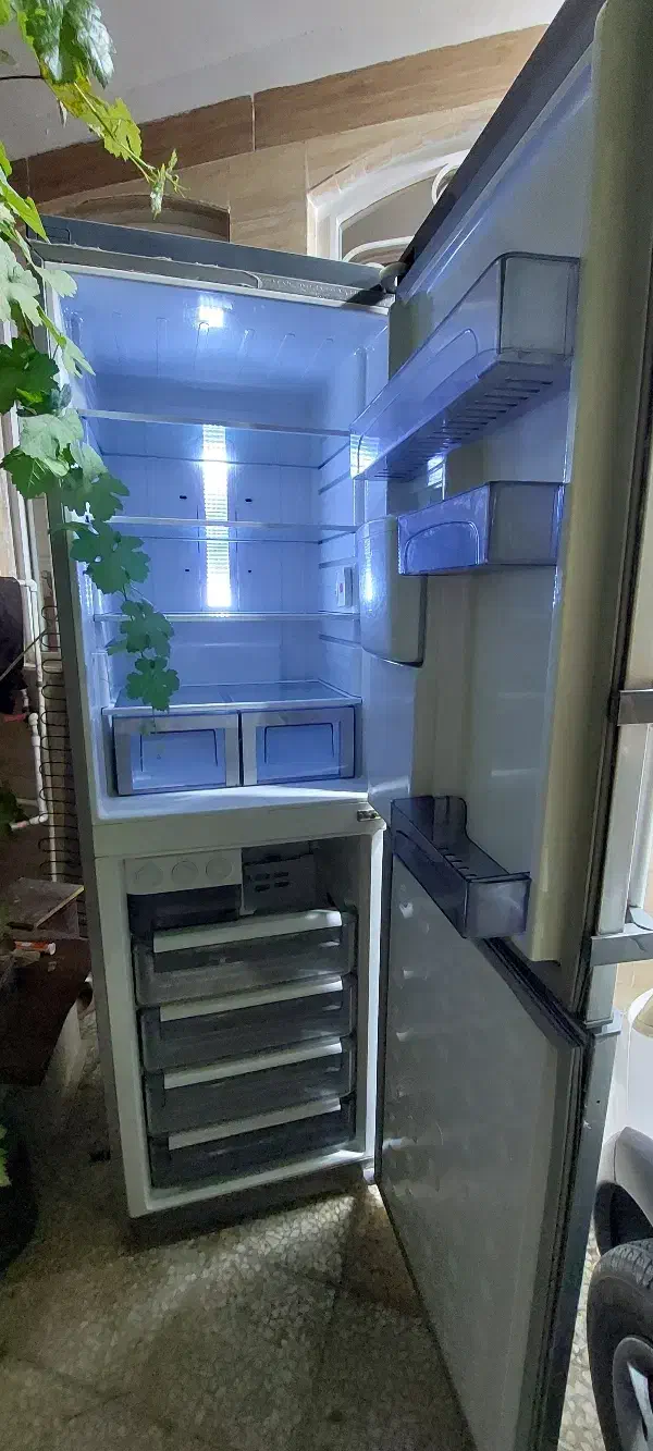 تعمیر انواع یخچال فریزر خانگی با یکسال ضمانت|خدمات پیشه و مهارت|قم, حنیف نژاد|دیوار