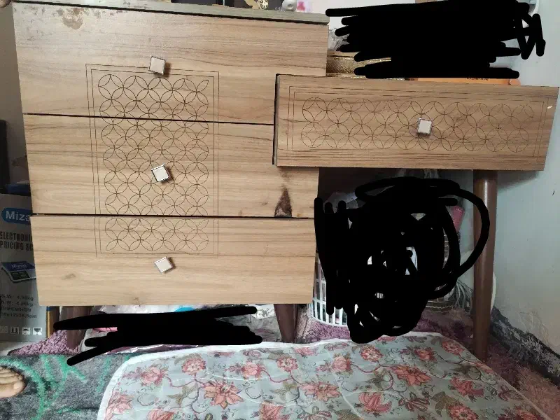 تختخواب با تشک دونفره و میز آرایش|تخت و سرویس خواب|زابل, |دیوار