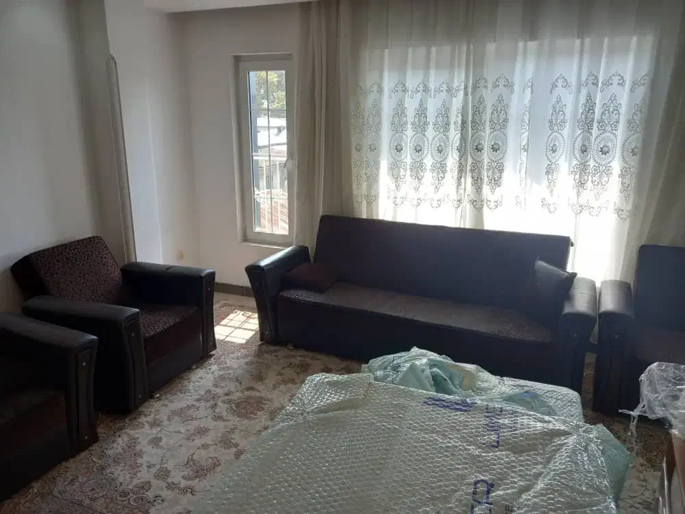 مبل راحتی با دسته های آهنی تخت خواب شو سالم|مبلمان خانگی و میز عسلی|لاهیجان, گلستان|دیوار