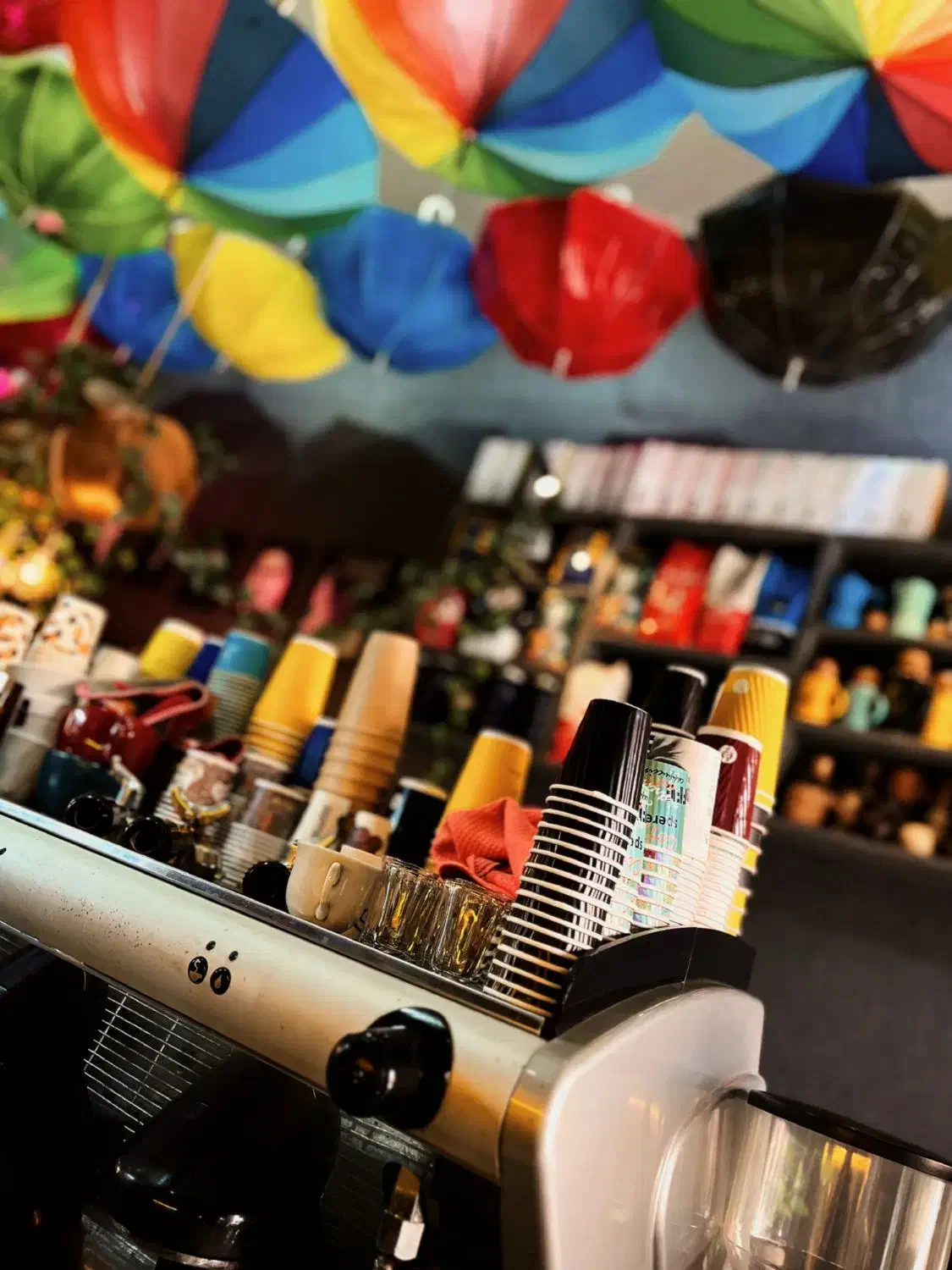 استخدام نیرو برای کافه|استخدام خدمات فروشگاه و رستوران|کازرون, |دیوار