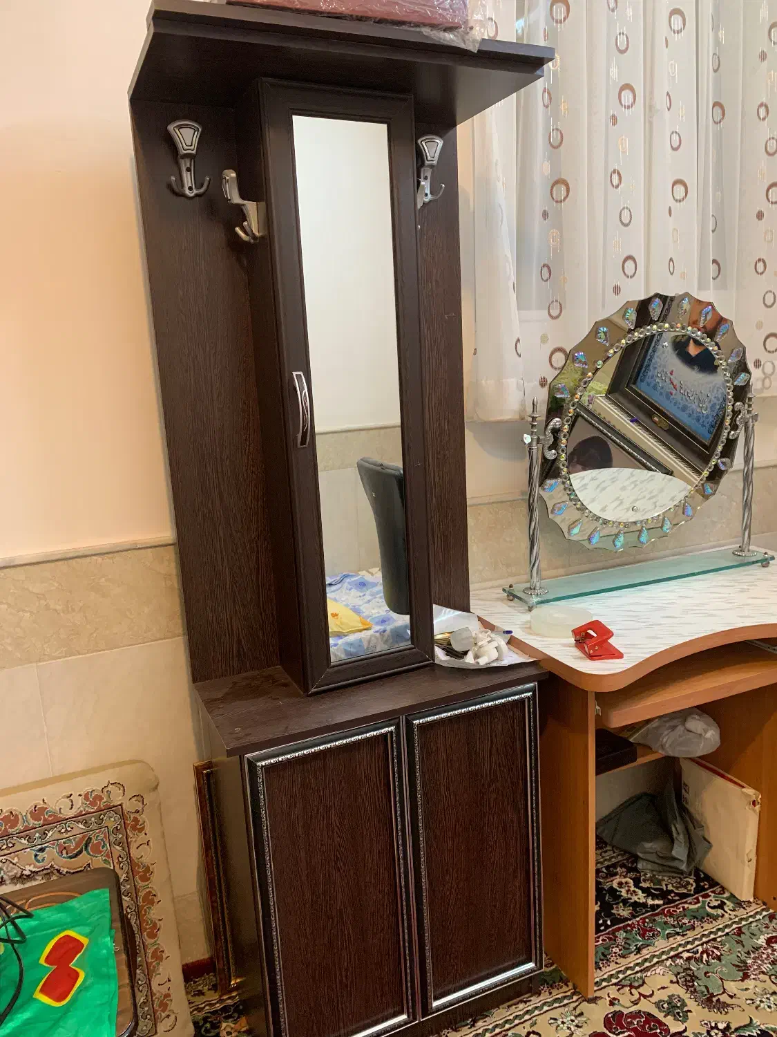 چوب لباسی کمددار|جاکفشی، کمد، دراور|قم, بلوار امین و ساحلی|دیوار