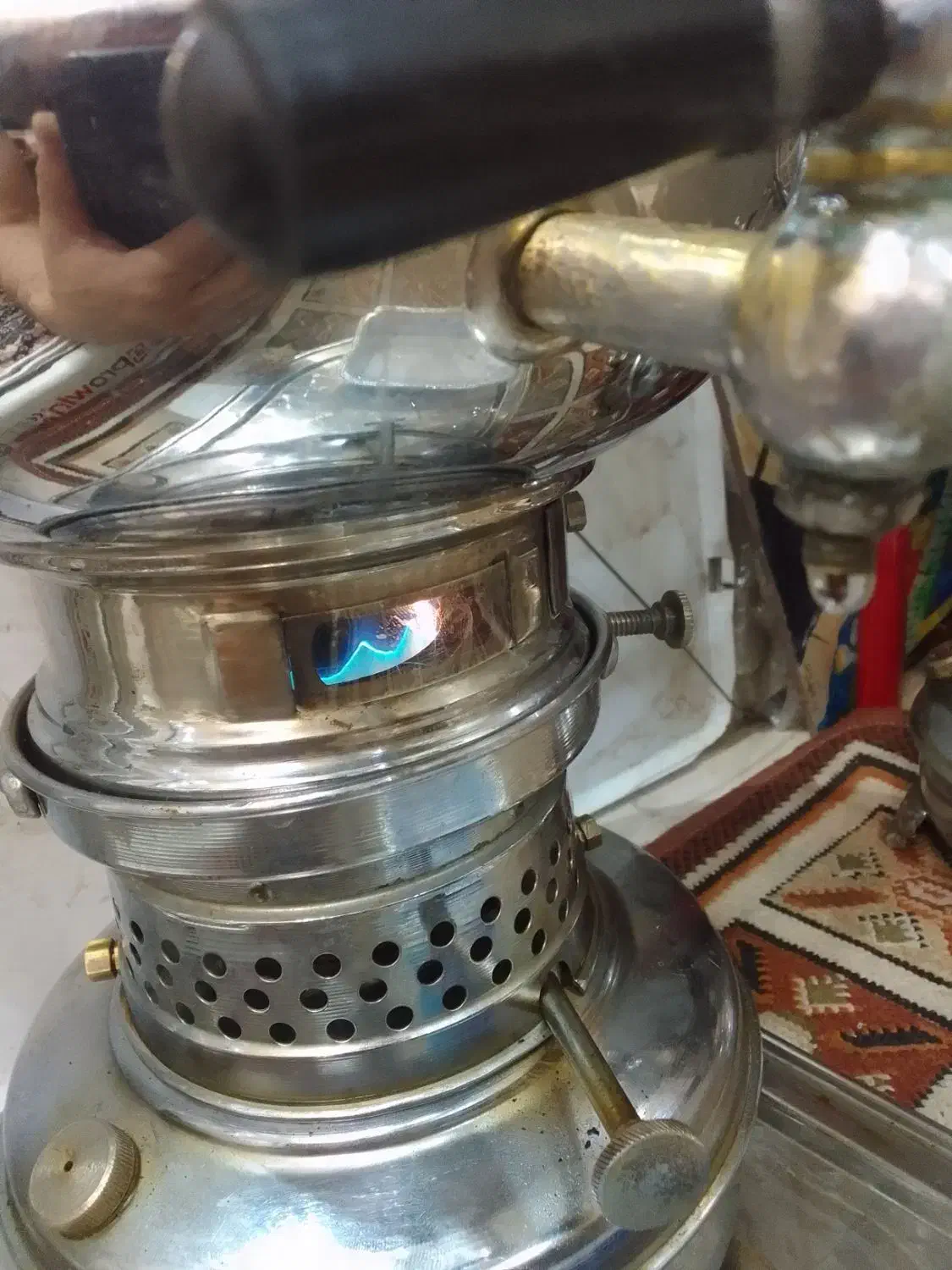 سماور نفتی برنجی قدیمی (با نفت )|سماور، چای‌ساز، قهوه‌ساز|مشهد, رضاشهر|دیوار