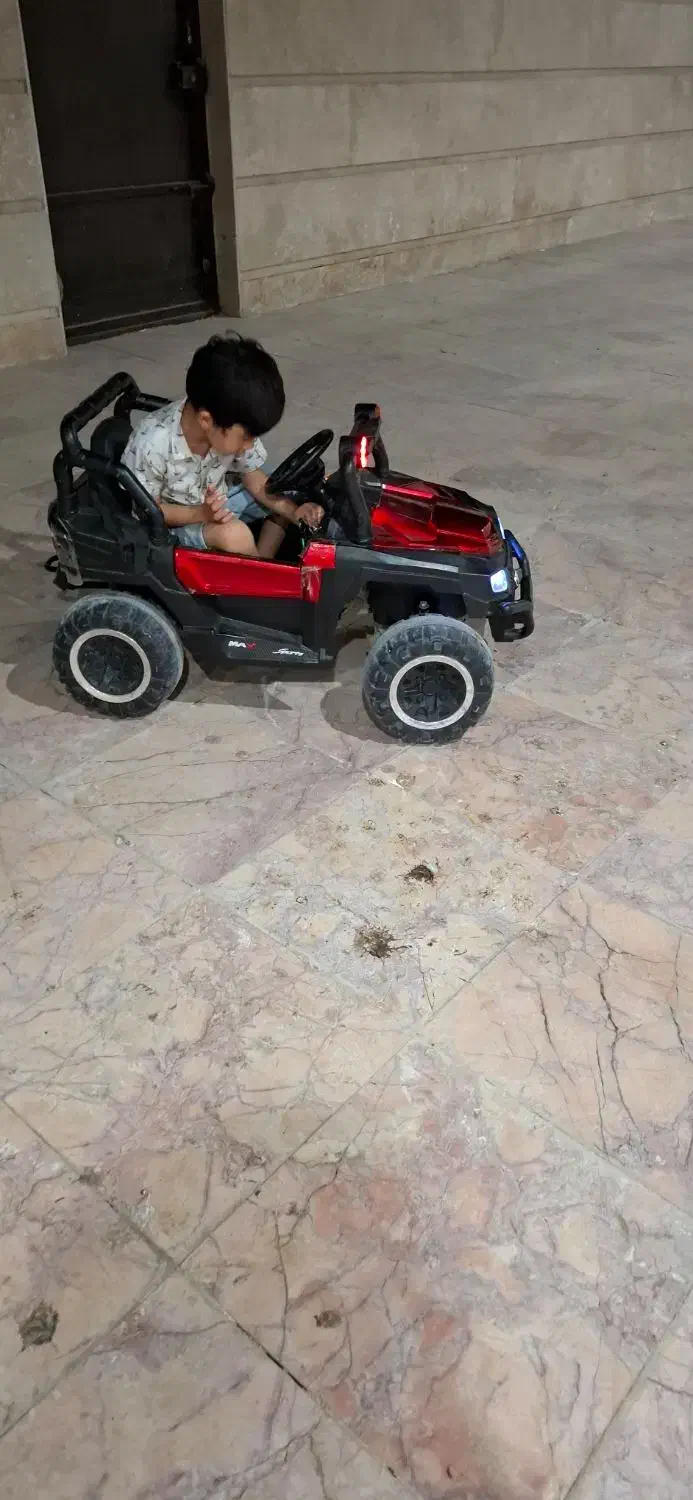 ماشین شارژی تویوتا|اسباببازی بچه|جهرم, |دیوار