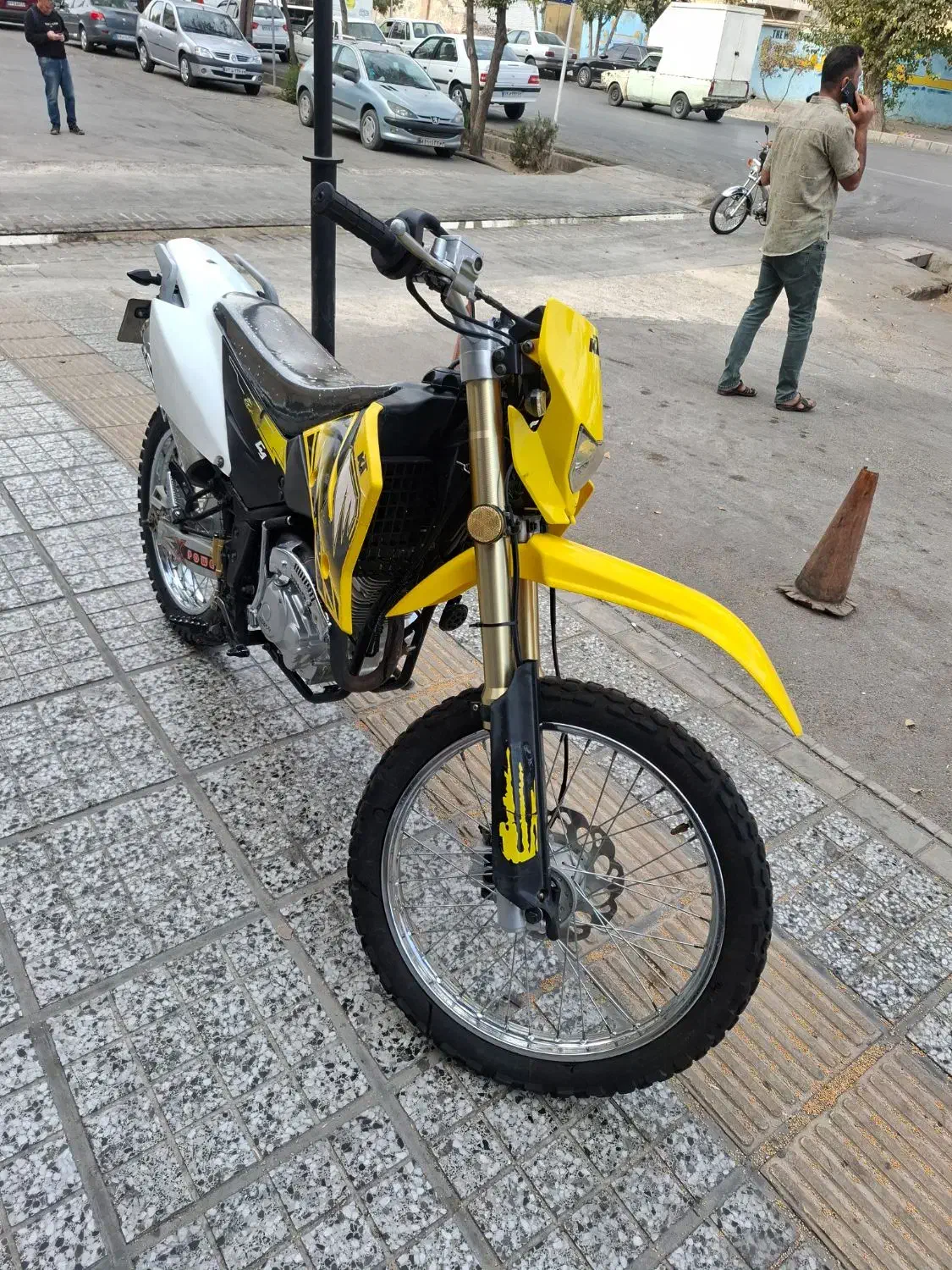 تریل ۲۰۰|موتورسیکلت|شیراز, بازار|دیوار