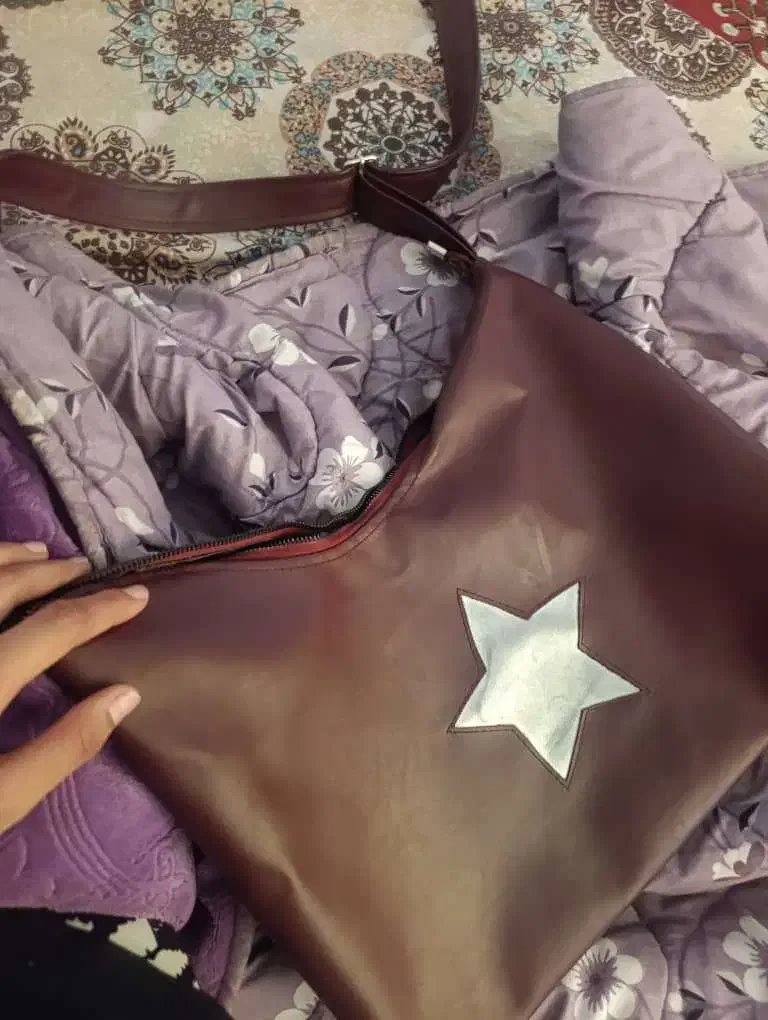 کیف-مدارک|اشیا|شیراز, پارک آزادی|دیوار