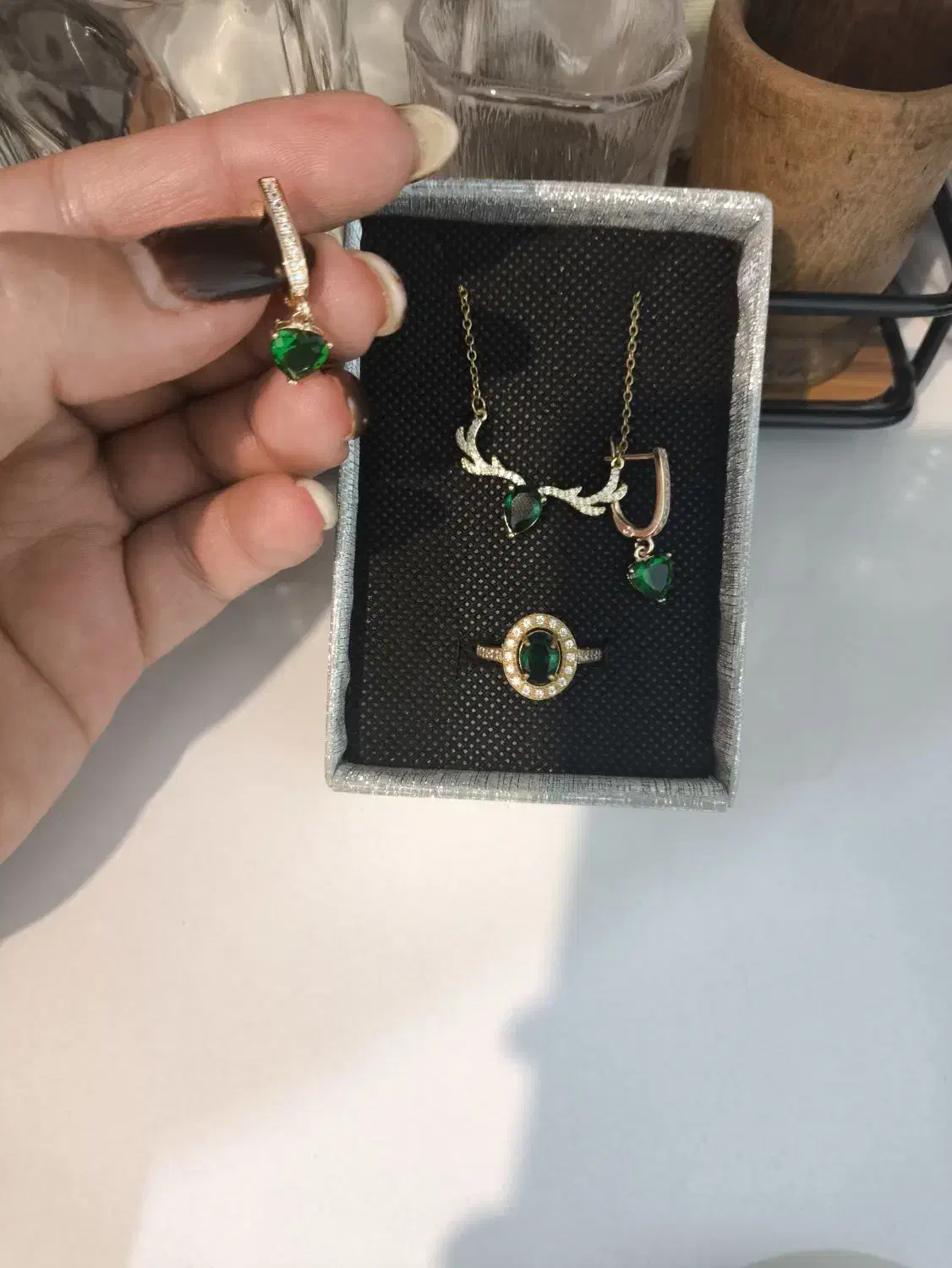 بدلیجات|بدلیجات|نیشابور, میدان حافظ|دیوار