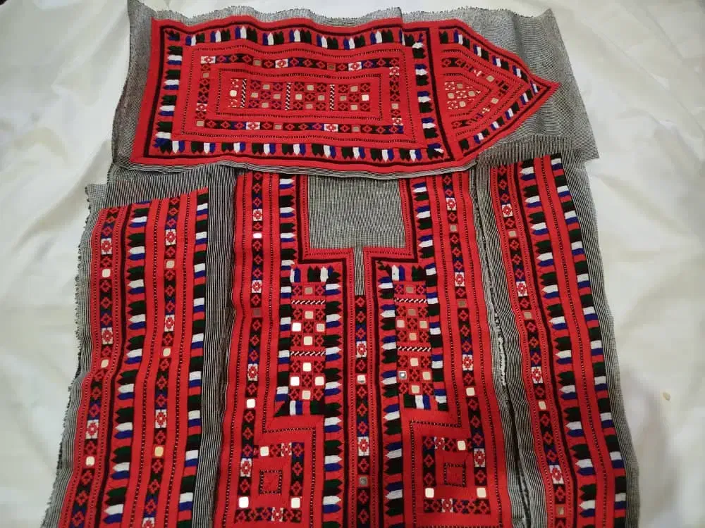 خیاط زی میرجاوه|لباس|میرجاوه, |دیوار