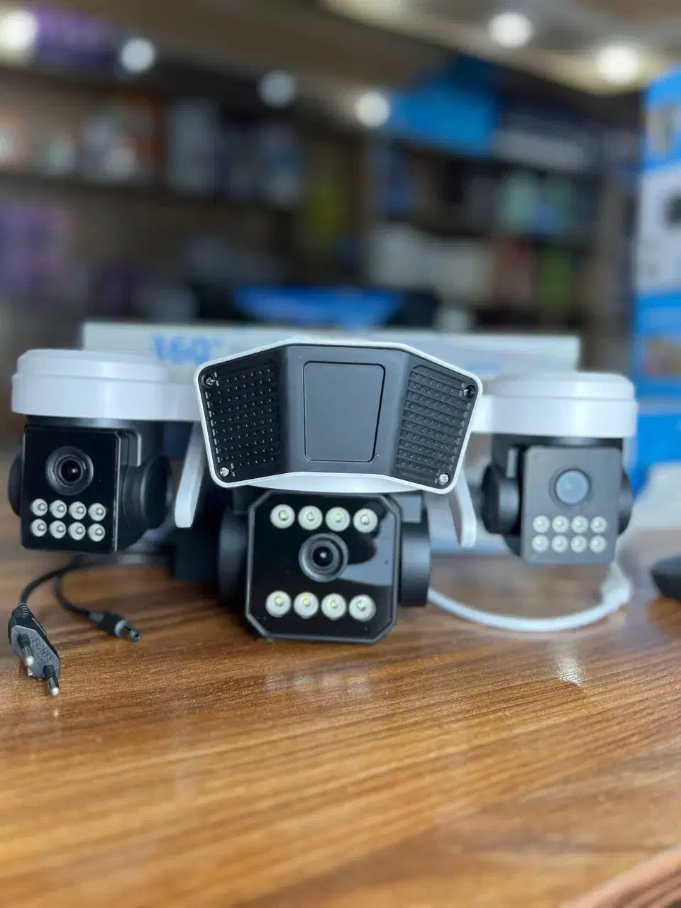 دوربین مداربسته و دزدگیر|دوربین مداربسته|قروه, |دیوار