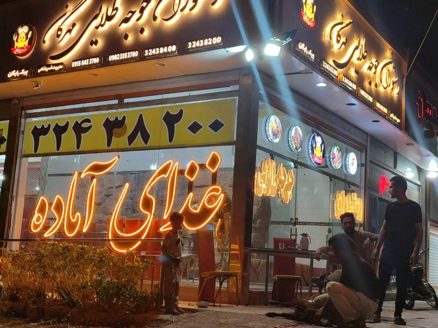 تابلو چنلیوم و آل ای دی و استیل ورق طلایی رستوران|کافی‌شاپ و رستوران|مشهد, شهرک مهرگان|دیوار